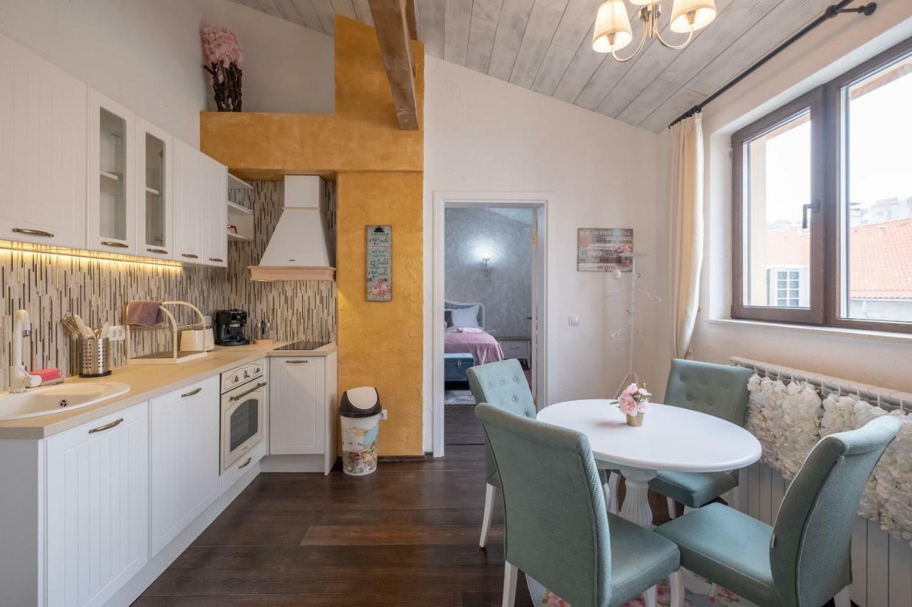 1-Bedroom Designer Apartment On Hristo Belchev Str Sofia Exterior photo